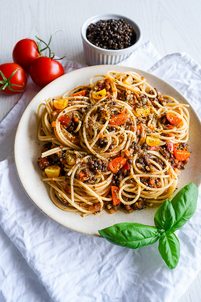 Belugalinsen-Bolognese zu Dinkel Vollkorn-Spaghetti VEGAN